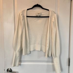Abercrombie & Fitch white cardigan